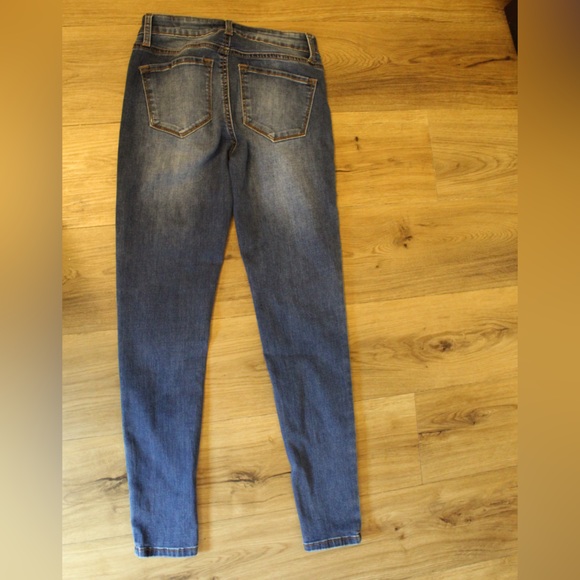 KanCan Skinny Jeans Blue Faded Wash Mid Rise Women’s Size 25 - Picture 2 of 6